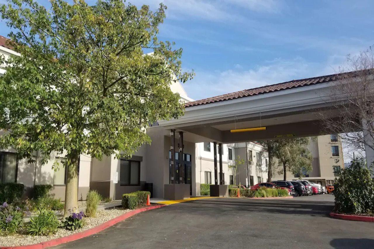 Best Western Valencia/Six Flags Inn & Suites Santa Clarita Zewnętrze zdjęcie